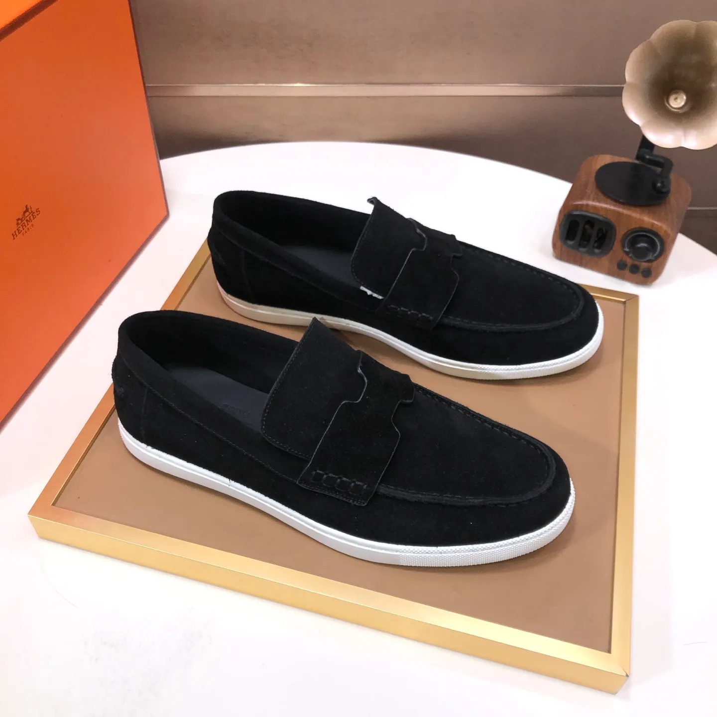 Men's shoes💰560💰[HERMES] (cowhide lining)🍀Italian top luxury🍀He does not pursue novel styles and gorgeous colors, but attracts the favor of successful men with his flawless, elegant and classic style. Formal leather shoes This very comfortable, simple and stable style allows you to easily match any style! The pattern is absolutely 1:1 refined from the original case, and we strive for excellence in materials, imported cowhide + cowhide lining💪💪💪extraordinary texture👍! .Code number: 39-45 (45 customized)